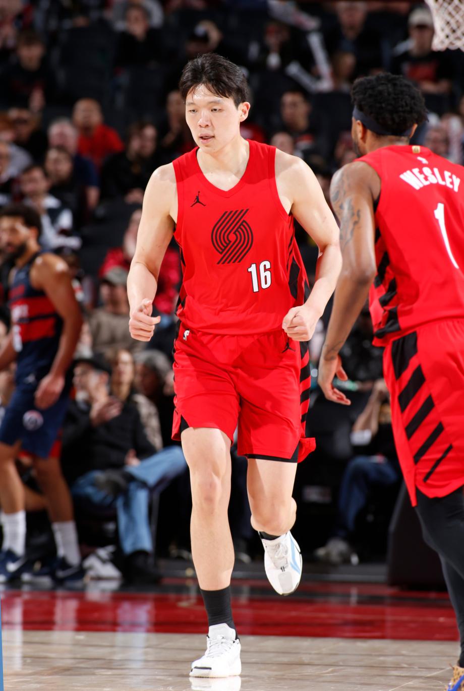 [图]杨瀚森6分4篮板阿夫迪亚20+7 开拓者轻取奇才